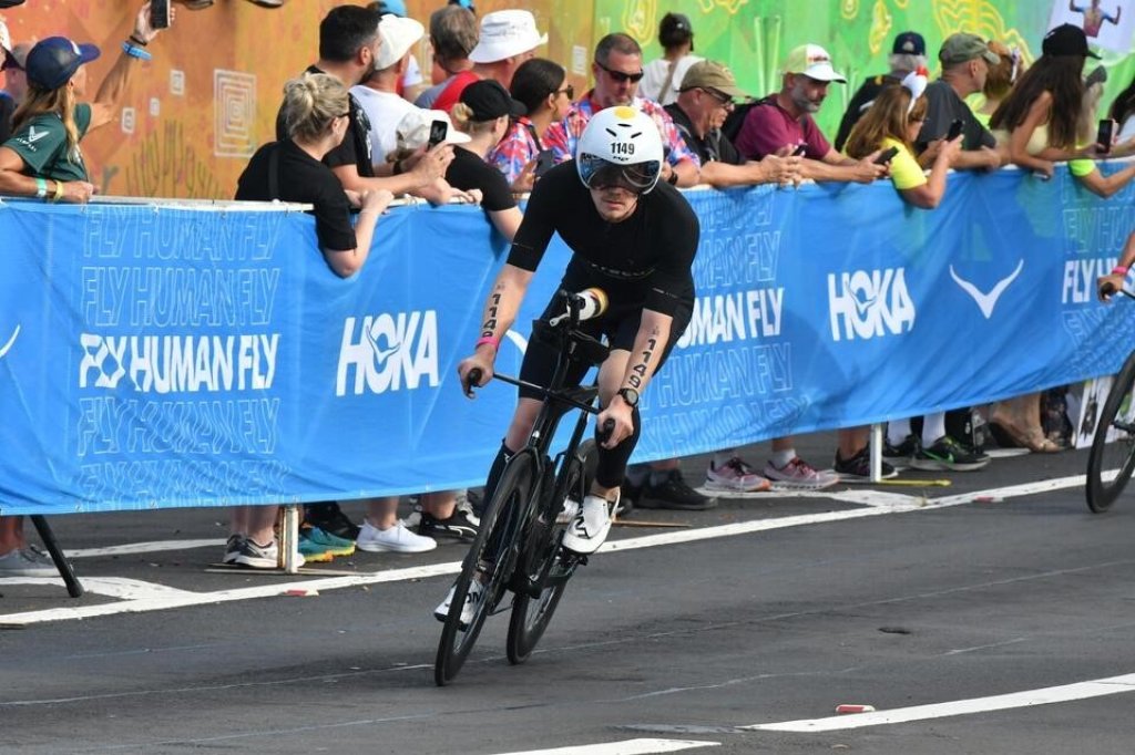 Tino Warnecke, Mitarbeiter bei Lyreco als Operations Project Manager, nahm 2024 am Ironman auf Hawaii teil.